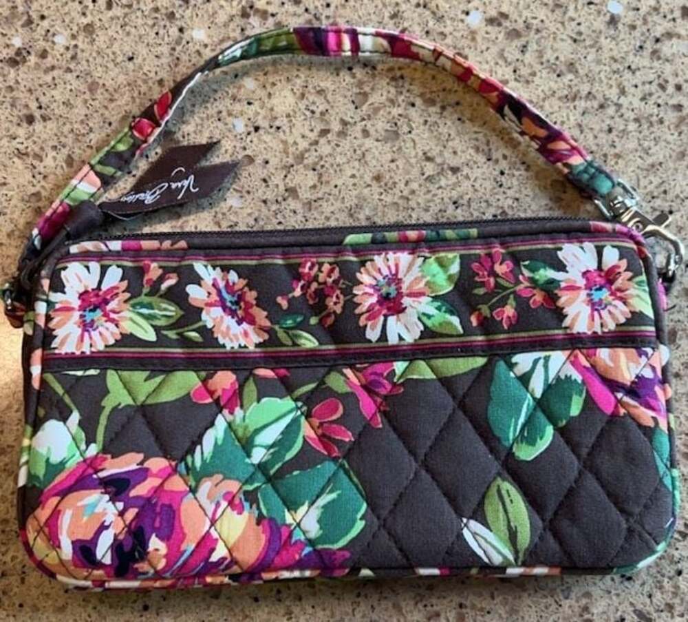 Vera Bradley brown‎ floral zippered wristlet, 8“ x 4“ x 2“